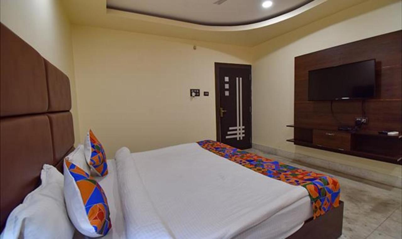 Fabhotel Rr Suites גווהטי מראה חיצוני תמונה