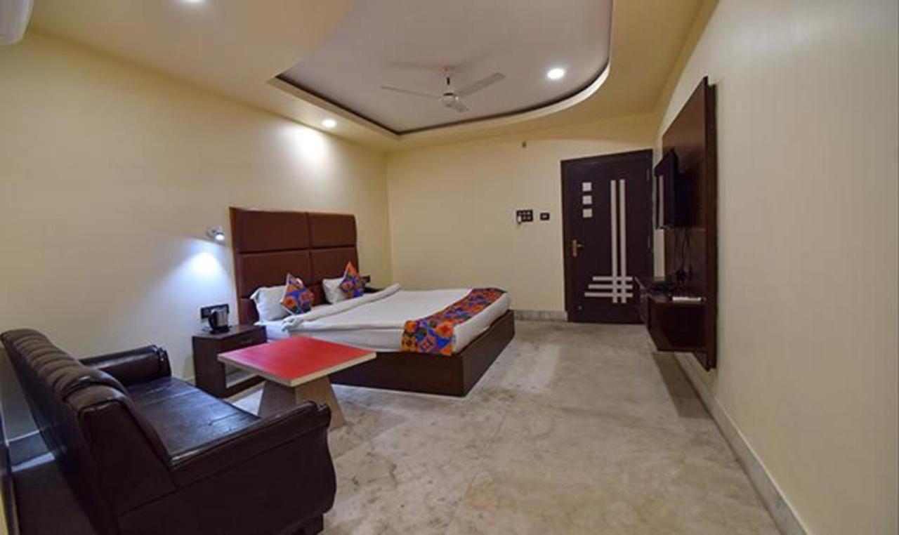 Fabhotel Rr Suites גווהטי מראה חיצוני תמונה