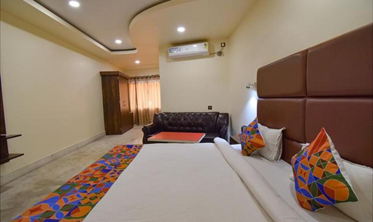 Fabhotel Rr Suites גווהטי מראה חיצוני תמונה